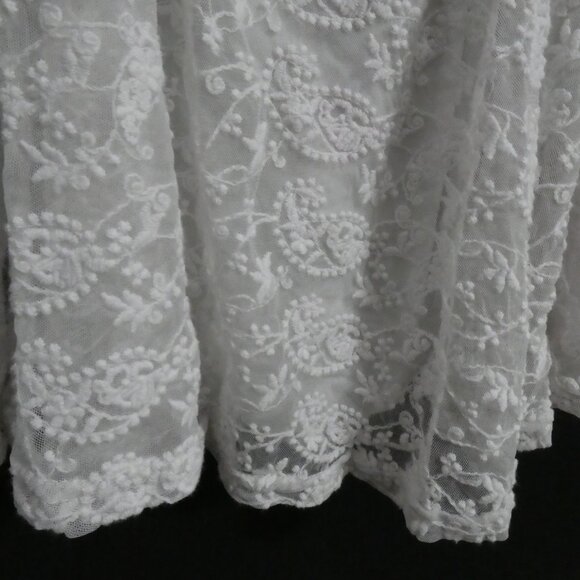 POL | medium | White Lined Floral Lace Adjustable Spaghetti Strap Dress - Picture 15 of 16